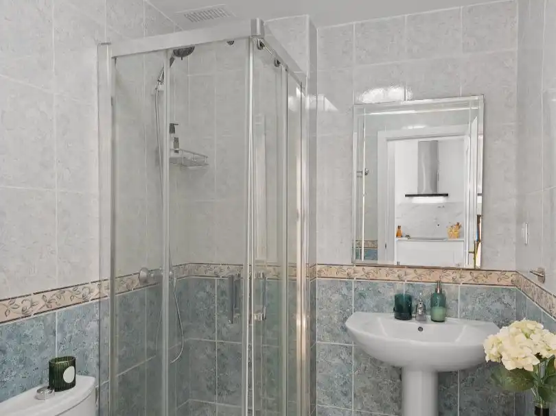 Bathroom of Attic for sale in Benalmádena  with Air Conditioner, Terrace and Swimming Pool