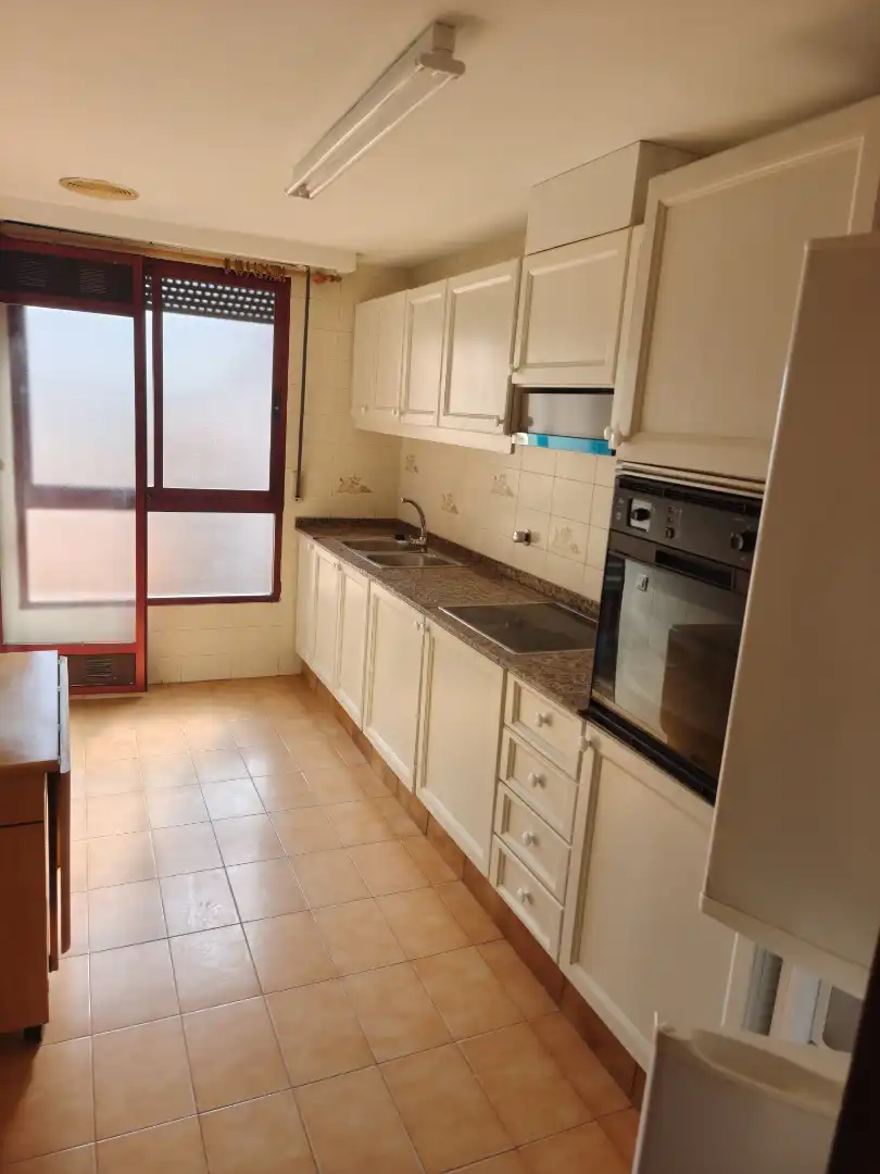 Piso de alquiler en Camí Vell de Xirivella, 68, Juzgados Cocina de Piso de alquiler en Mislata con Calefacción, Trastero y Amueblado