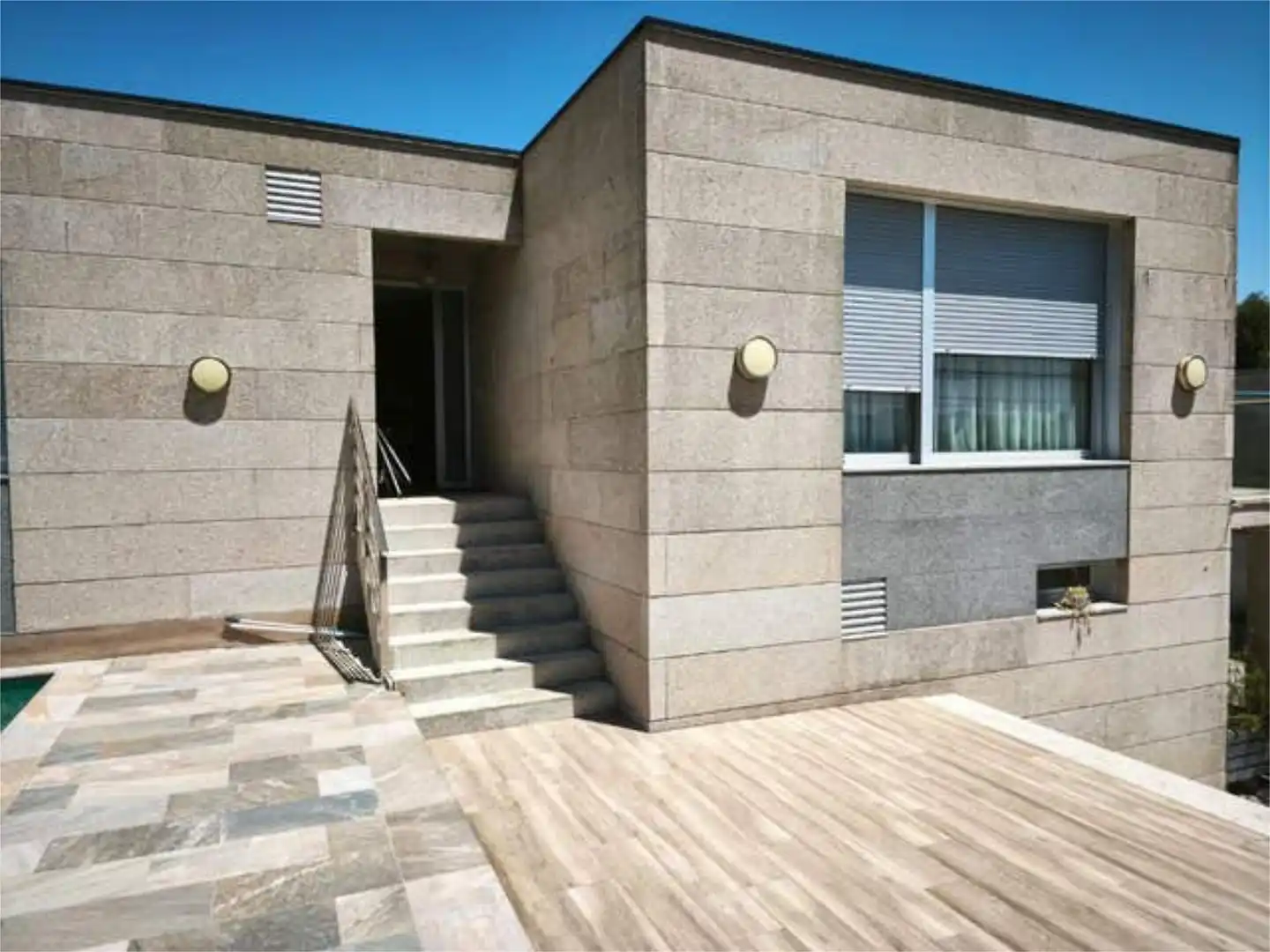 Casa o chalet en venta en Darbo Vista exterior de Casa o chalet en venta en Cangas con Calefacción, Jardín privado y Terraza