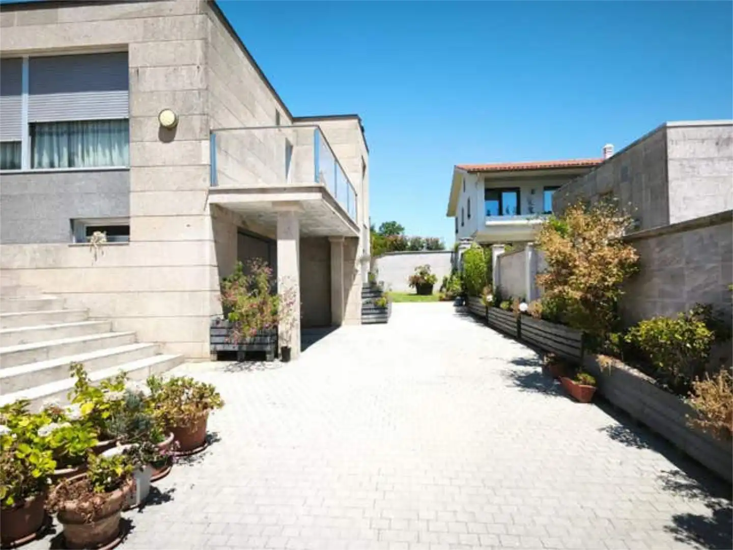 Casa o chalet en venta en Darbo Vista exterior de Casa o chalet en venta en Cangas con Calefacción, Jardín privado y Terraza
