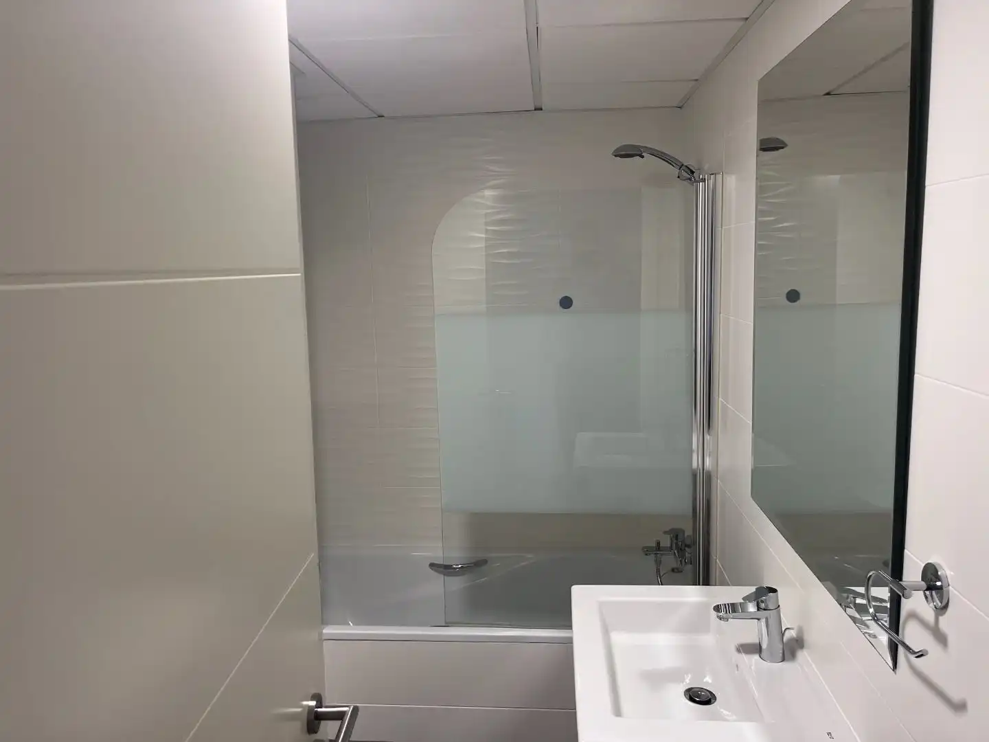 Flat for sale in Avenida de Picasso, 17, La Cala del Moral Bathroom of Flat for sale in Rincón de la Victoria with Air Conditioner, Terrace and Storage room