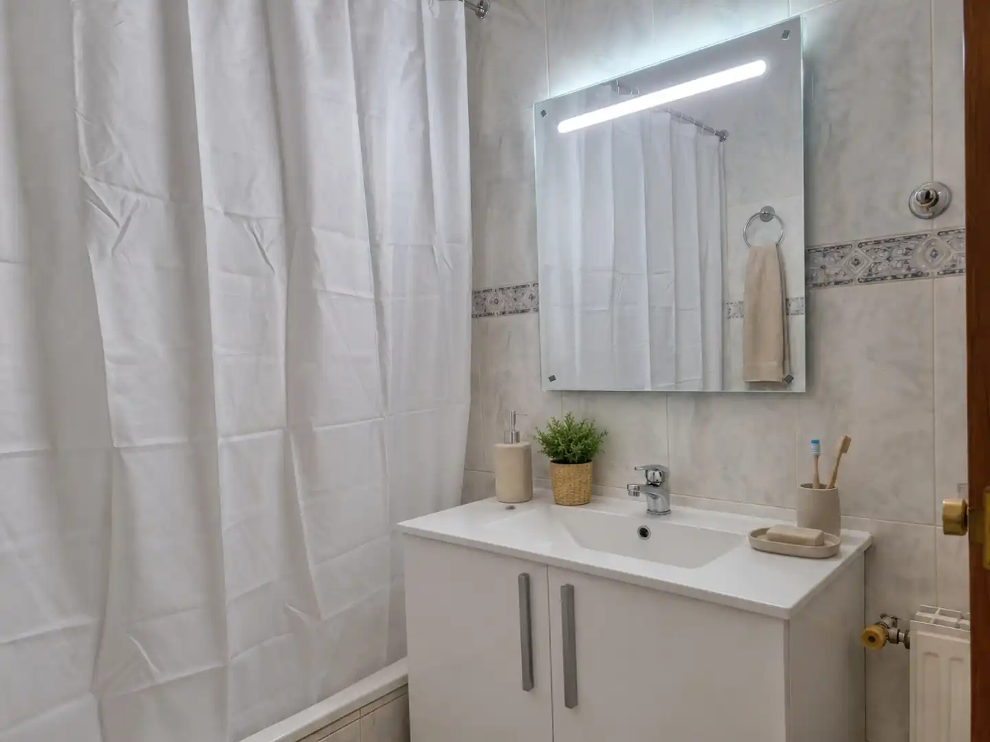 Wohnung zur Miete in Calle Santa Lucía, 6, Quintanar de la Orden Badezimmer von Wohnung zur Miete in Quintanar de la Orden mit Klimaanlage, Heizung und Terrasse