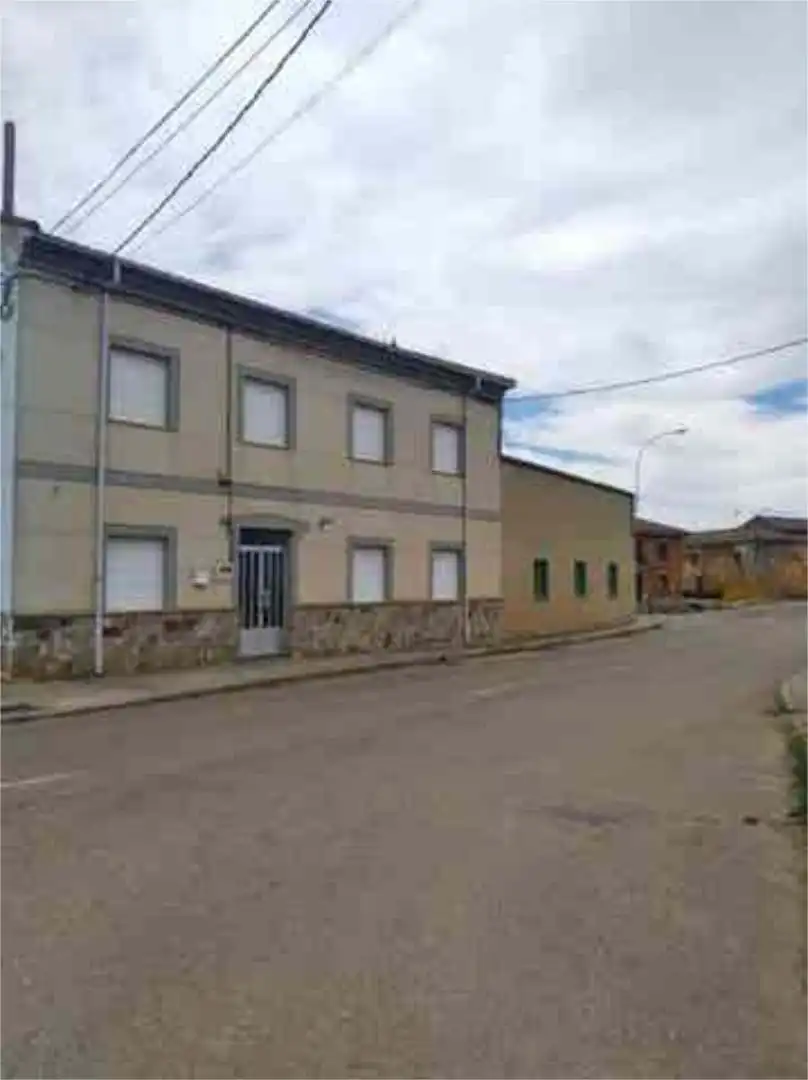 Casa o xalet en venda a Villaobispo de Otero Vista exterior de Casa o xalet en venda en Villaobispo de Otero amb Moblat