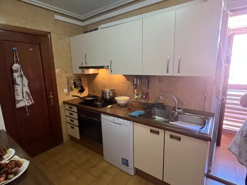 Zimmer in Calle de Mota del Cuervo, 3, Canillas Küche von Wohnung zur untervermieten in Madrid