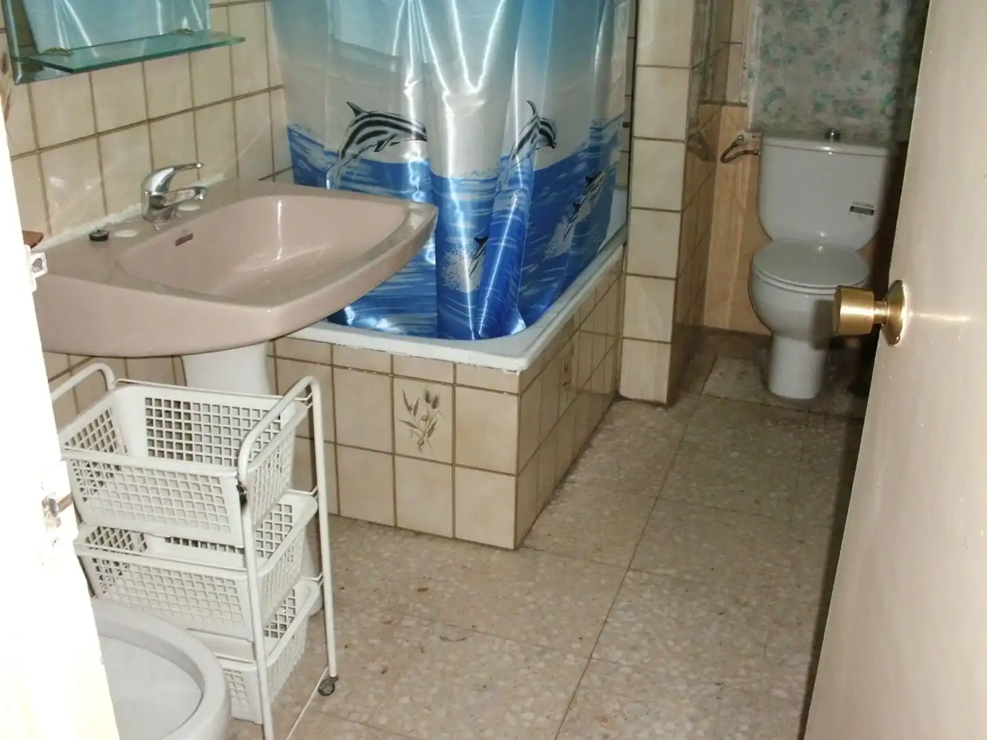 Room in Calle de Camino Cañete, 4, Centro Bathroom of Flat for share in Cuenca with Heating, Terrace and Furnished