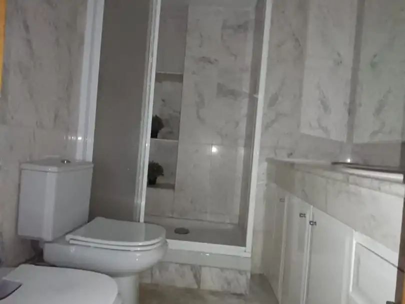 Flat for rent in Avinguda de Martí Pujol, 301, Centre Bathroom of Flat for rent in Badalona with Parquet flooring and Balcony