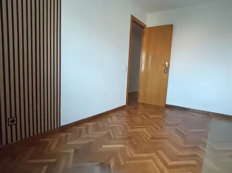 Flat for rent in Avinguda de Martí Pujol, 301, Centre Bedroom of Flat for rent in Badalona with Parquet flooring and Balcony