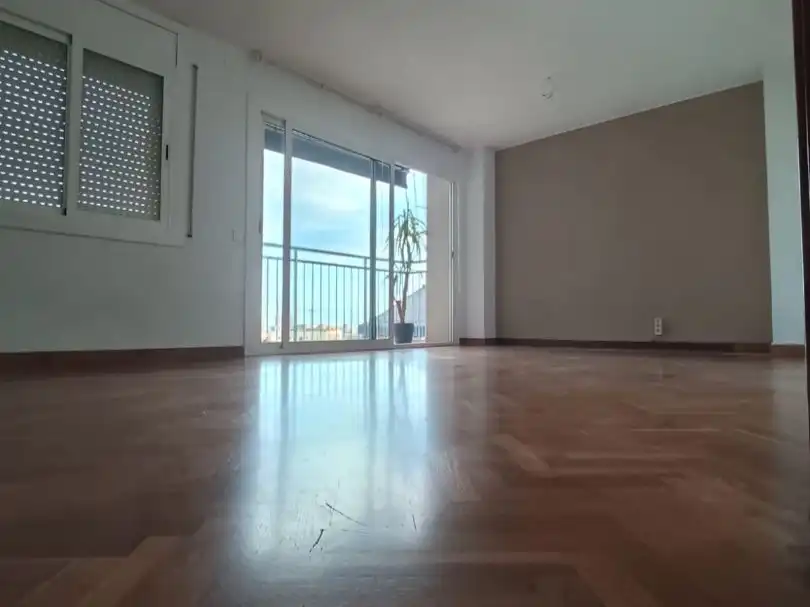 Flat for rent in Avinguda de Martí Pujol, 301, Centre Living room of Flat for rent in Badalona with Parquet flooring and Balcony