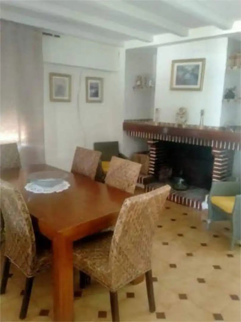 Comedor de Casa o chalet de alquiler en Vilallonga / Villalonga con Jardín privado, Terraza y Se aceptan mascotas