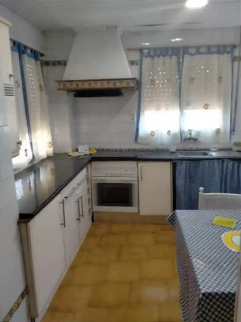 Cocina de Casa o chalet de alquiler en Vilallonga / Villalonga con Jardín privado, Terraza y Se aceptan mascotas