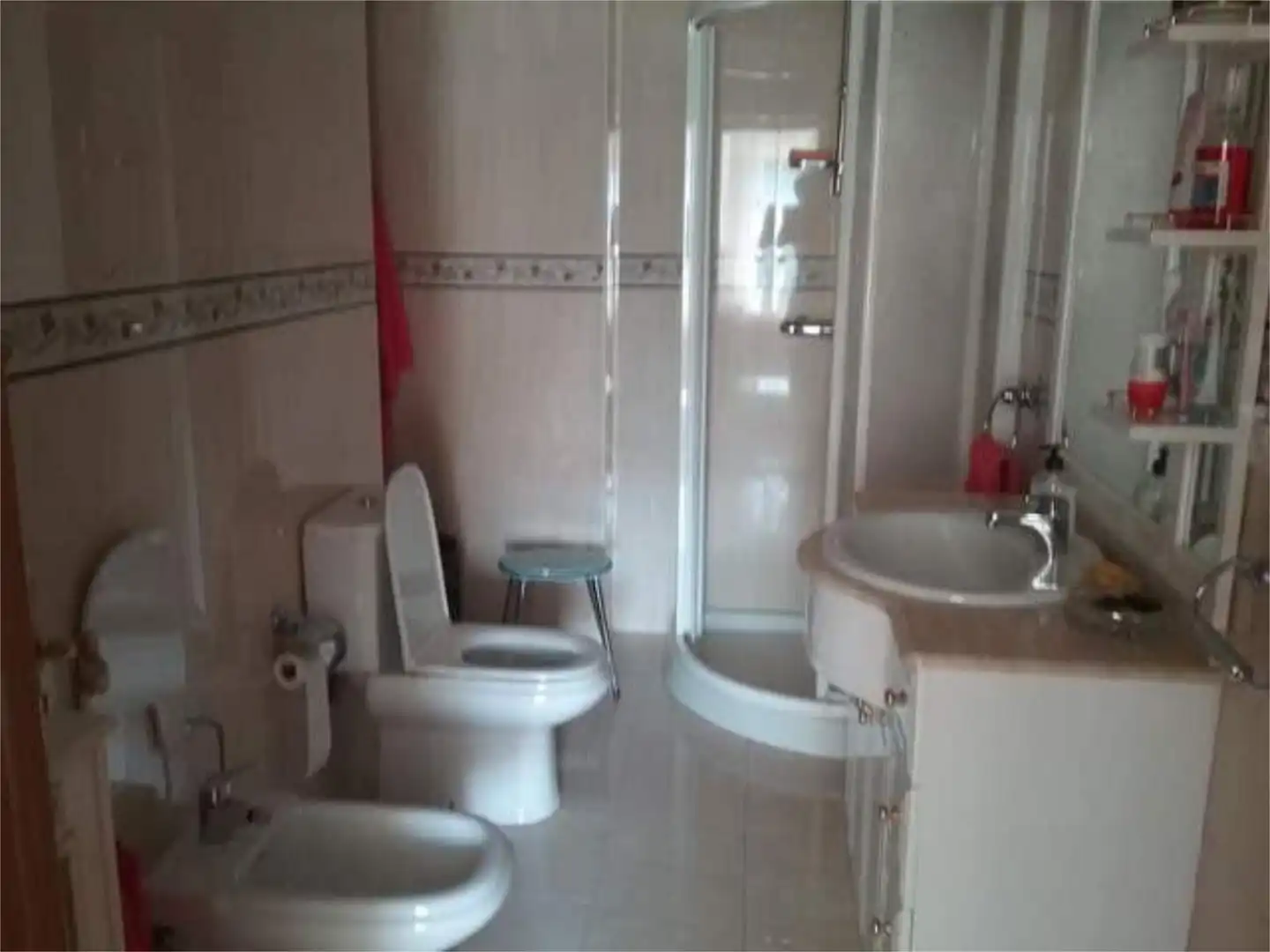 Wohnung zur Miete in Cervantes Badezimmer von Wohnung zur Miete in Granada mit Heizung, Privatgarten und Terrasse