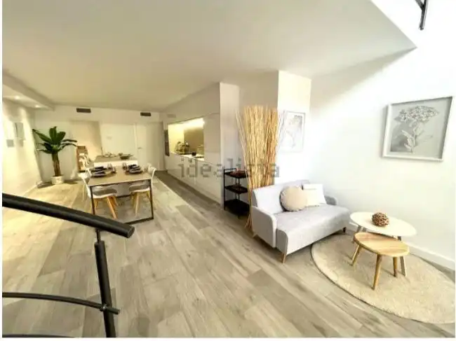 Dúplex en venta en Carrer Bellavista, 14, Centre Sala de estar de Dúplex en venta en L'Hospitalet de Llobregat con Aire acondicionado y Terraza