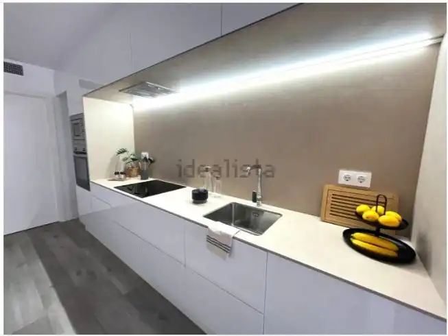 Dúplex en venta en Carrer Bellavista, 14, Centre Cocina de Dúplex en venta en L'Hospitalet de Llobregat con Aire acondicionado y Terraza