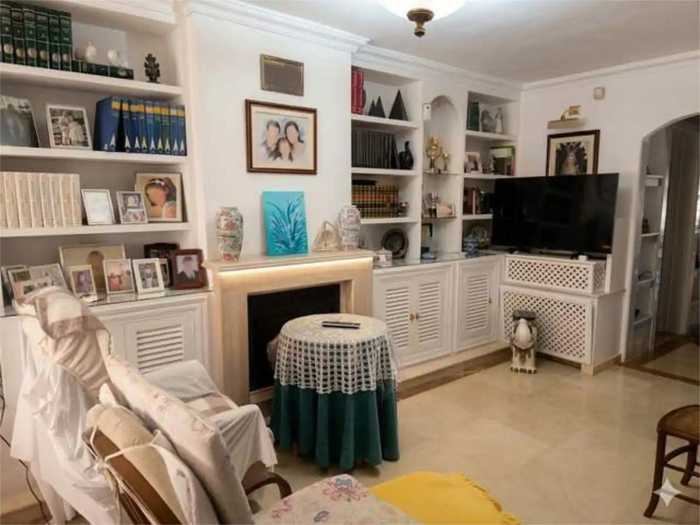 Casa o xalet en venda a Rodeo Alto - Guadaiza - La Campana Sala d'estar de Casa o xalet en venda en Marbella amb Terrassa i Piscina
