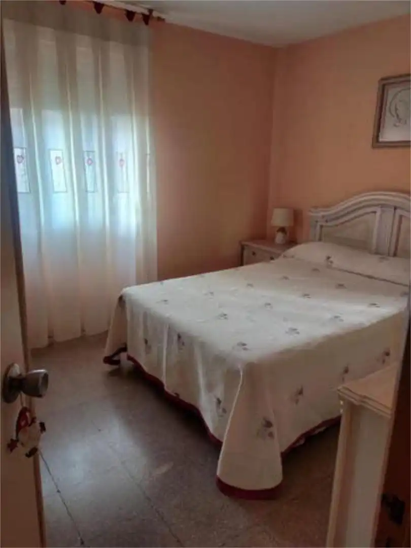 Pis en venda a Chimisay - Las Delicias - Miramar Dormitori de Pis en venda en Santa Cruz de Tenerife amb Jardí privat i Moblat