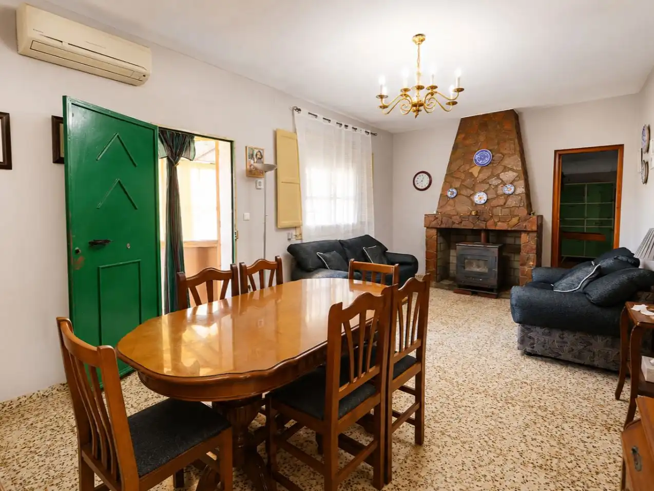 Piso en venta en Camino Carrascosa, 88, Argamasilla de Calatrava Sala de estar de Piso en venta en Argamasilla de Calatrava con Aire acondicionado, Trastero y Piscina