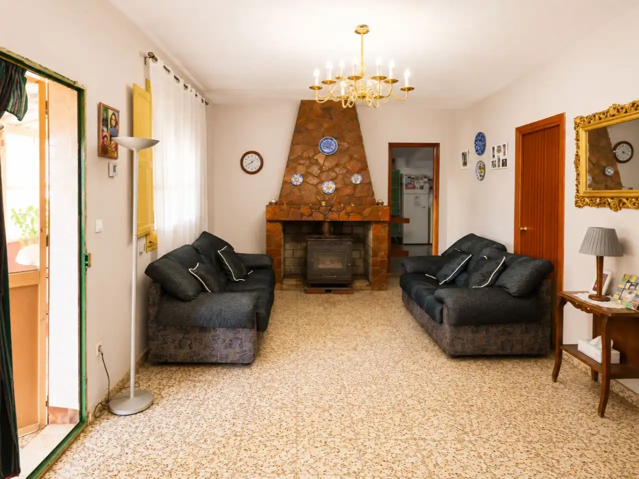 Piso en venta en Camino Carrascosa, 88, Argamasilla de Calatrava Sala de estar de Piso en venta en Argamasilla de Calatrava con Aire acondicionado, Trastero y Piscina