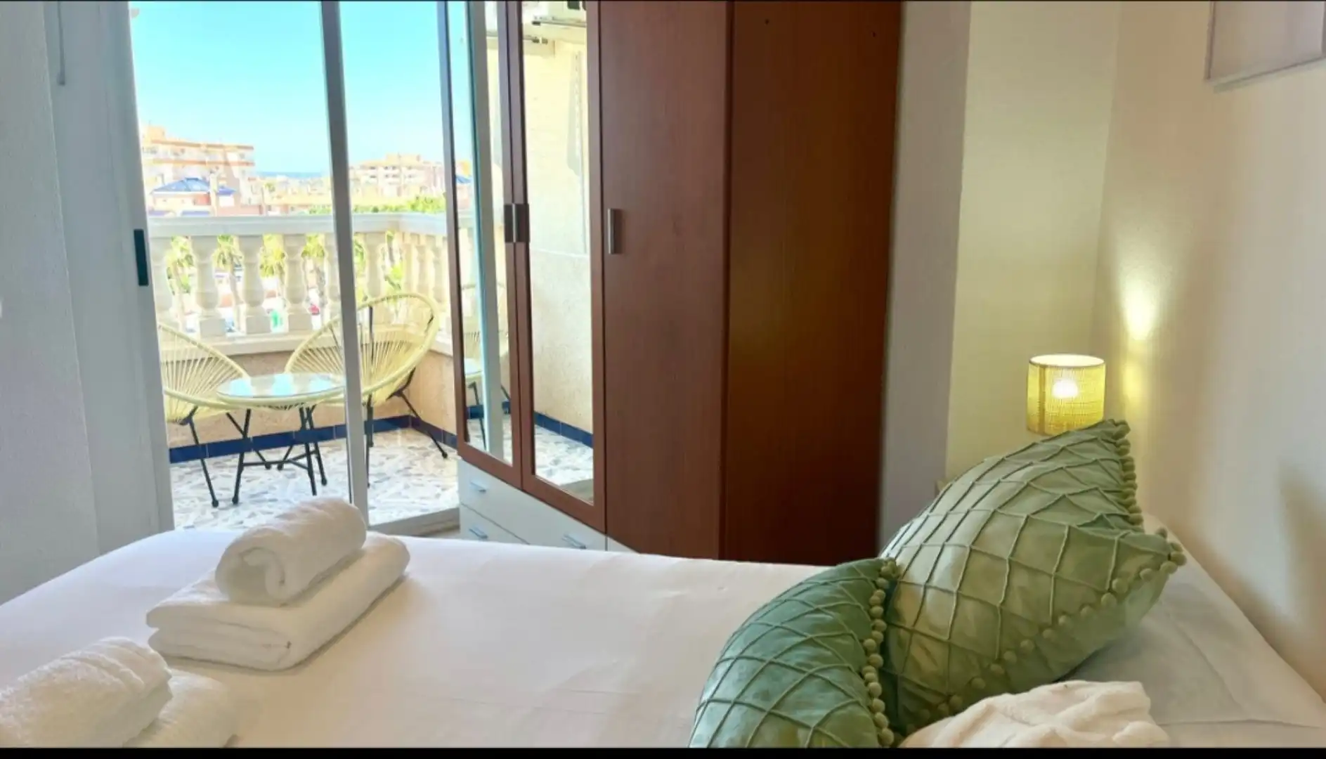 Wohnung zur Miete in Avenida Zaragoza, 43, Gran Playa Schlafzimmer von Wohnung zur Miete in Santa Pola mit Klimaanlage, Schwimmbad und Möbliert