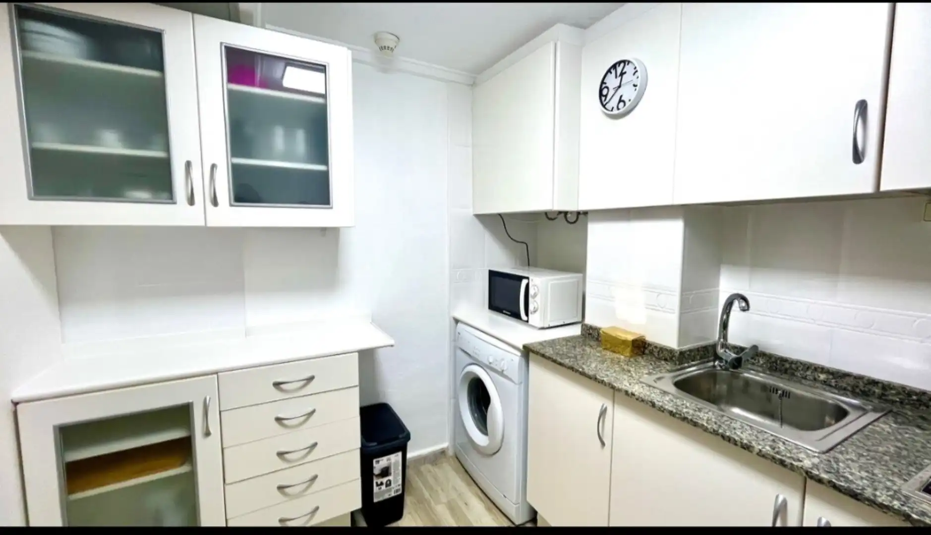 Wohnung zur Miete in Avenida Zaragoza, 43, Gran Playa Küche von Wohnung zur Miete in Santa Pola mit Klimaanlage, Schwimmbad und Möbliert