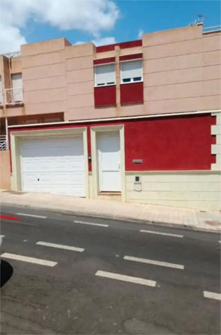 Außenansicht von Haus oder Chalet zum Verkauf in Almería mit Privatgarten, Terrasse und Abstellraum