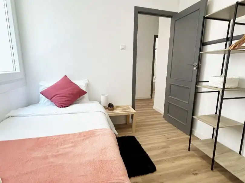 Habitación en Rúa Celso Emilio Ferreiro, 16, Centro Habitación de Apartamento para compartir en Ourense Capital con Calefacción, Terraza y Amueblado
