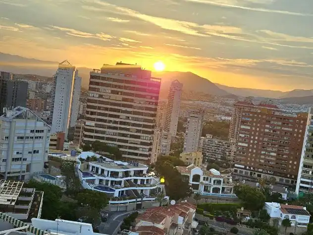 Wohnung zur Miete in Calle Noreña, 2, Playa Poniente Außenansicht von Wohnung zur Miete in Benidorm mit Klimaanlage, Terrasse und Schwimmbad