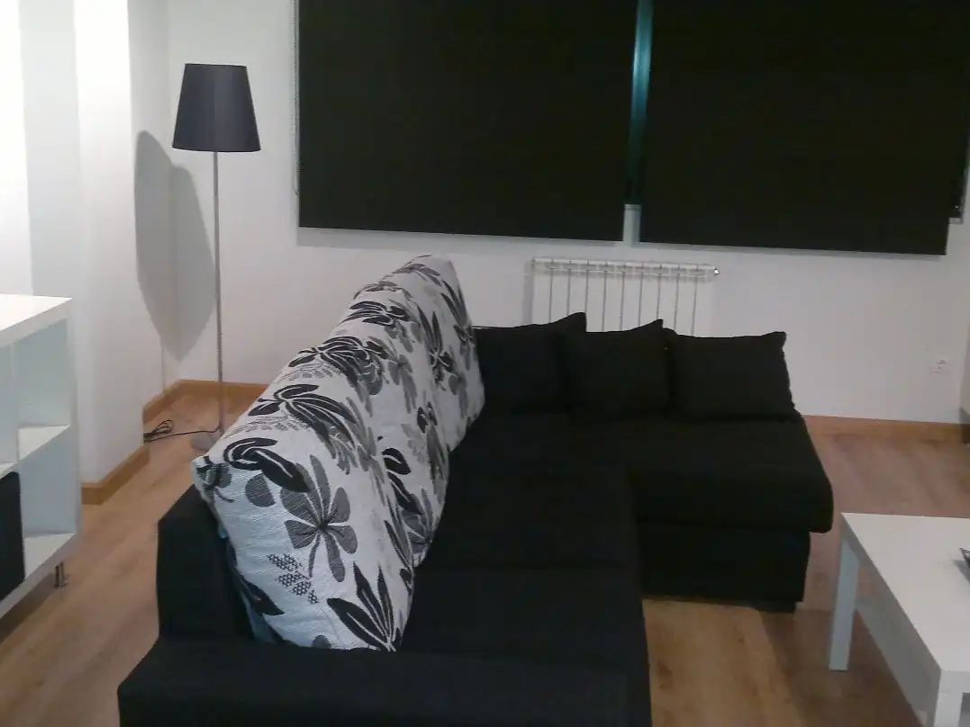 Apartament de lloguer a Calle Nazareth, 48, La Asunción - La Inmaculada Sala d'estar de Apartament de lloguer en León Capital amb Balcó