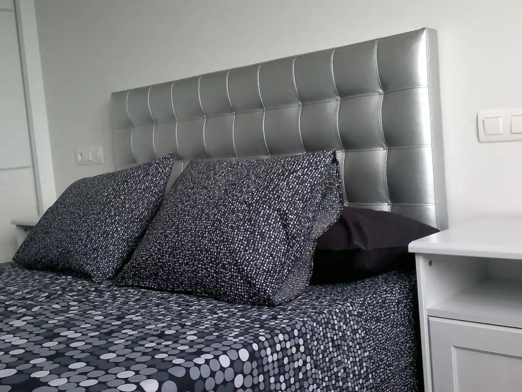 Apartament de lloguer a Calle Nazareth, 48, La Asunción - La Inmaculada Dormitori de Apartament de lloguer en León Capital amb Balcó