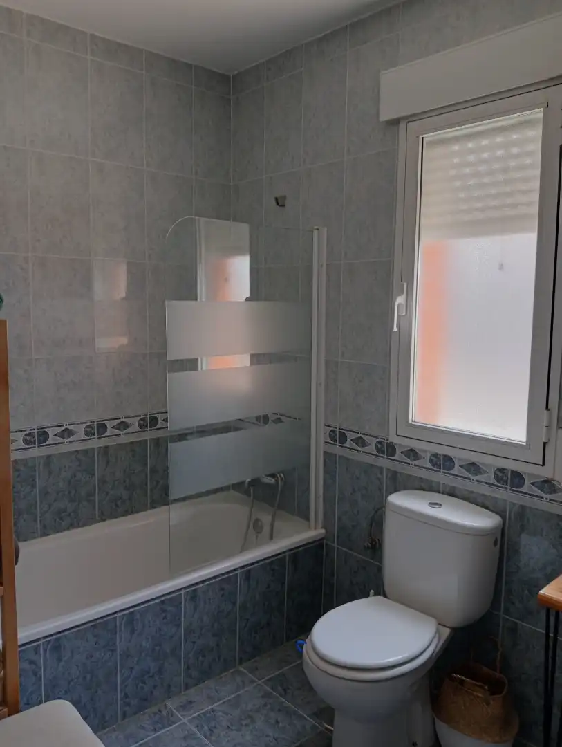 Casa adosada en venta en Calle Puerta de Hierro, 5030p, Cabanillas del Campo Baño de Casa adosada en venta en Cabanillas del Campo con Aire acondicionado, Terraza y Piscina
