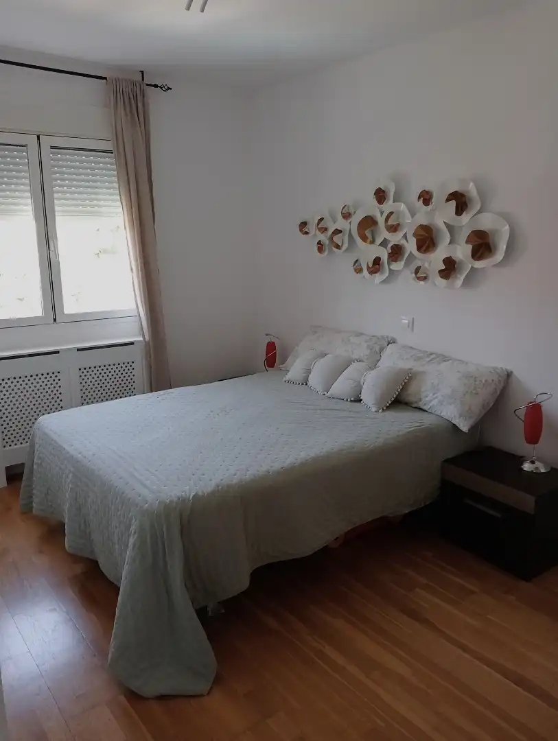 Casa adosada en venta en Calle Puerta de Hierro, 5030p, Cabanillas del Campo Habitación de Casa adosada en venta en Cabanillas del Campo con Aire acondicionado, Terraza y Piscina