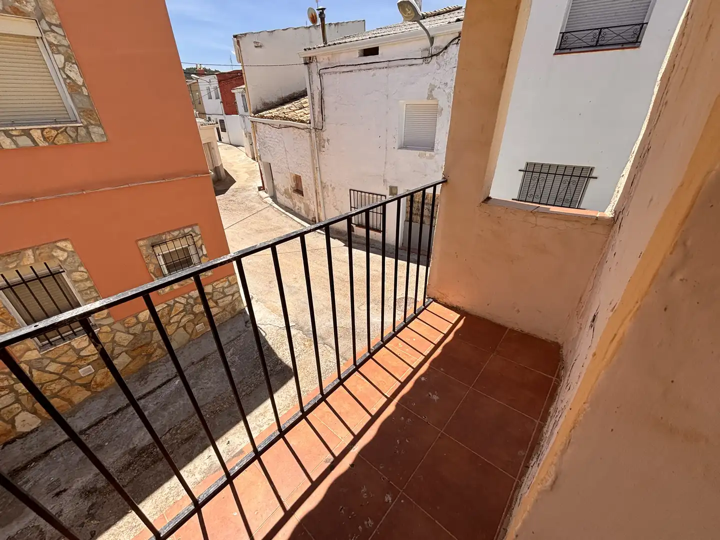 Detached homes for sale in Calle Queipo de Llano, 13, La Peraleja Balcony of Detached homes for sale in La Peraleja with Terrace, Furnished and Balcony