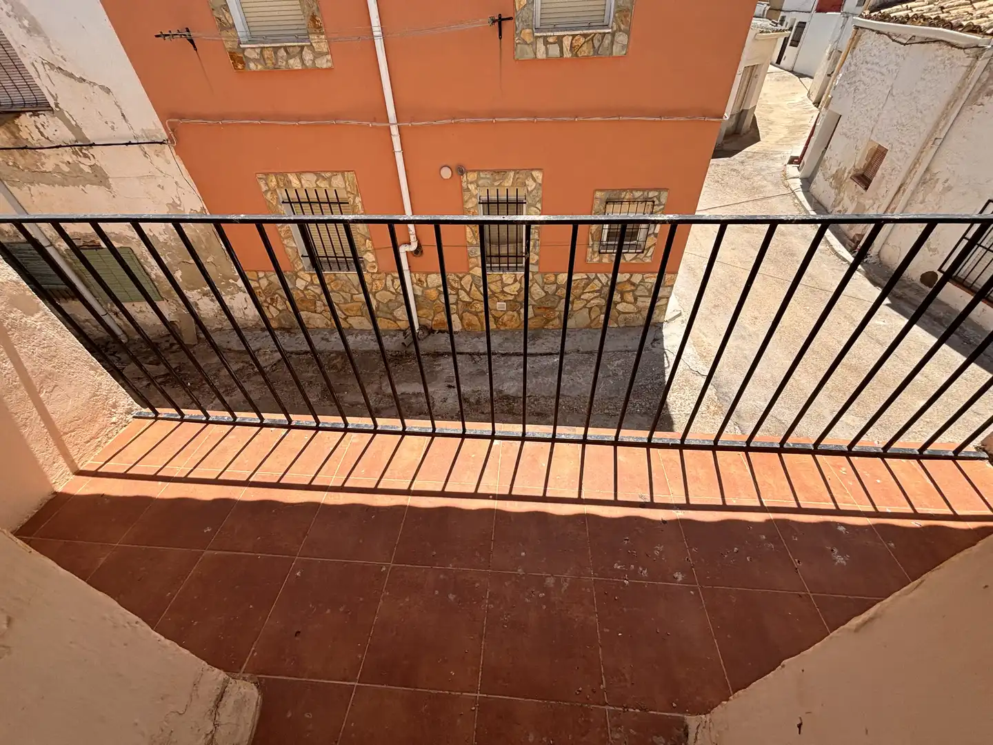 Detached homes for sale in Calle Queipo de Llano, 13, La Peraleja Balcony of Detached homes for sale in La Peraleja with Terrace, Furnished and Balcony