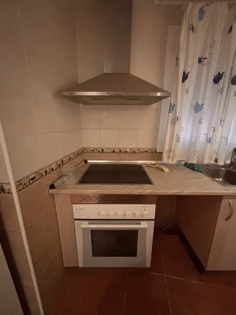 Detached homes for sale in Calle Queipo de Llano, 13, La Peraleja Kitchen of Detached homes for sale in La Peraleja with Terrace, Furnished and Balcony