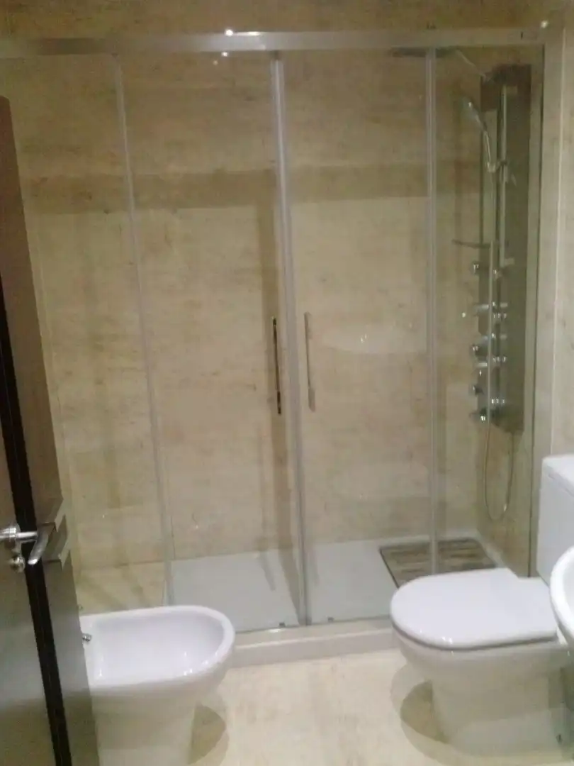 Flat for rent in Calle Joaquín Zahonero, 4, San Vicente - Las Úrsulas Bathroom of Flat for rent in Salamanca with Heating, Parquet flooring and Furnished