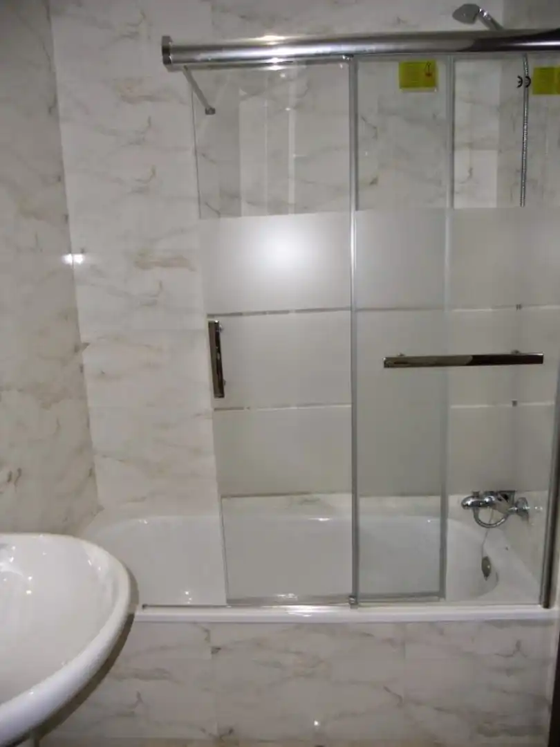 Flat for rent in Calle Joaquín Zahonero, 4, San Vicente - Las Úrsulas Bathroom of Flat for rent in Salamanca with Heating, Parquet flooring and Furnished