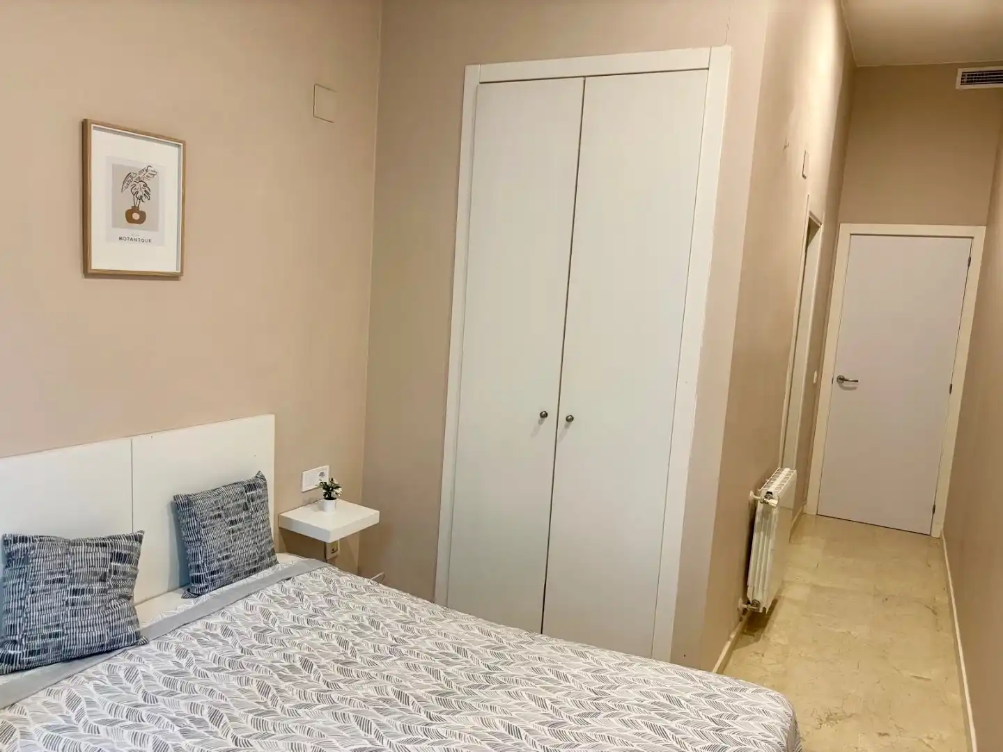 Habitación en Carrer del Comte d'Altea, 22, Gran Via Habitación en Carrer del Comte d'Altea, 22, Gran Via
