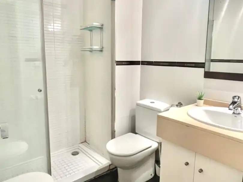 Habitación en Carrer del Comte d'Altea, 22, Gran Via Habitación en Carrer del Comte d'Altea, 22, Gran Via