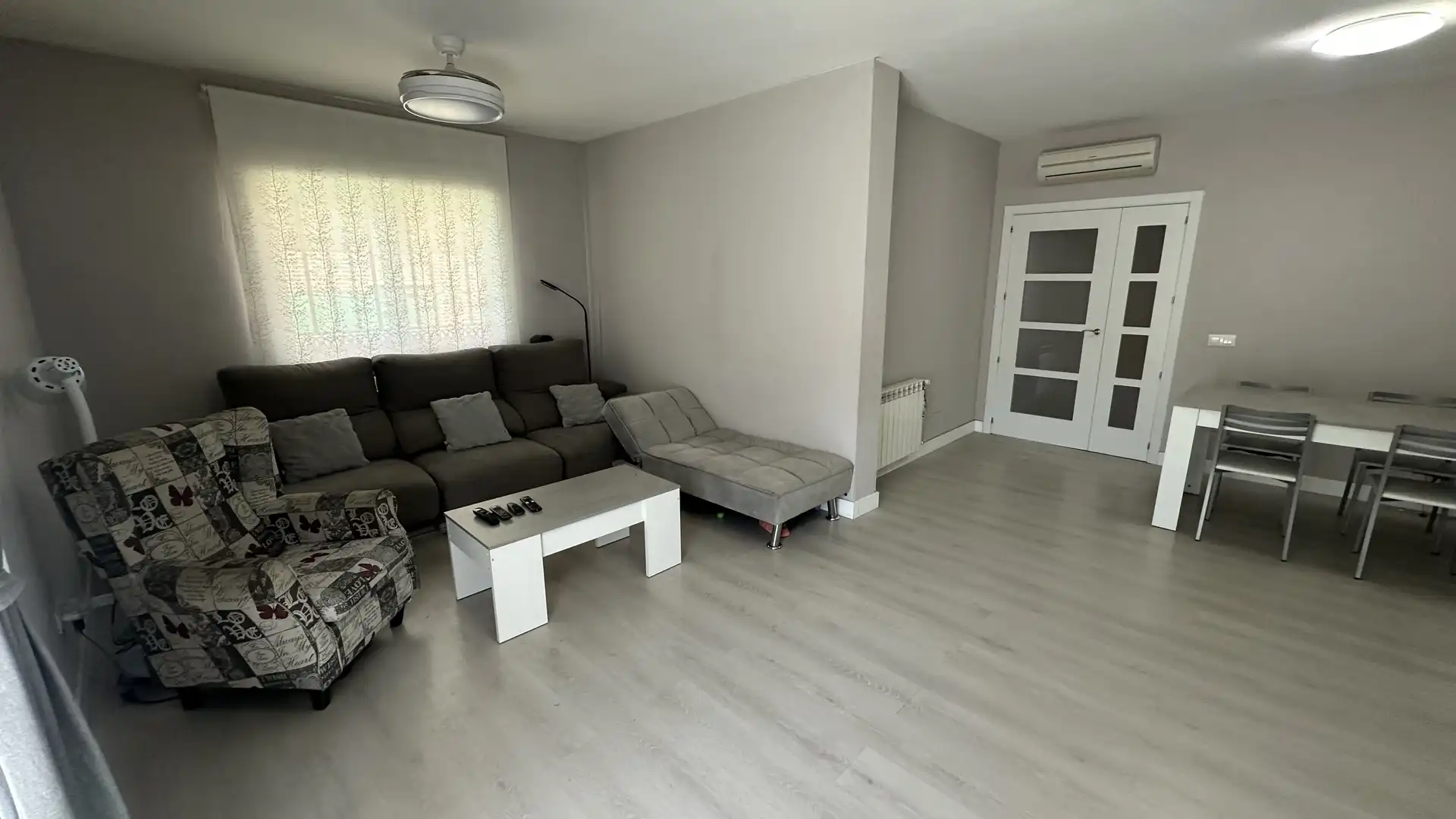 Sala de estar de Casa o chalet en venta en Carranque con Aire acondicionado, Terraza y Piscina