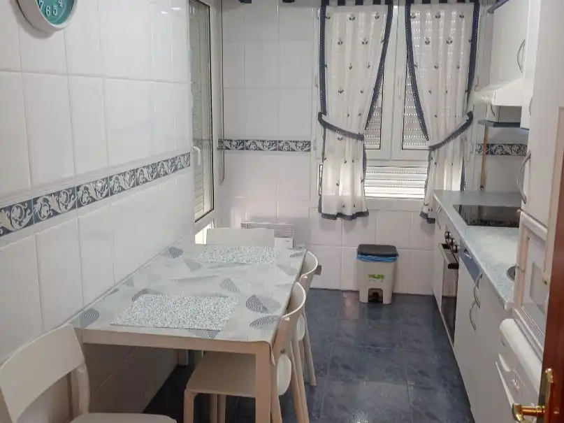 Apartamento de alquiler en Calle Logroño, 23, La Charca Cocina de Apartamento de alquiler en Miranda de Ebro con Calefacción, Parquet y Amueblado