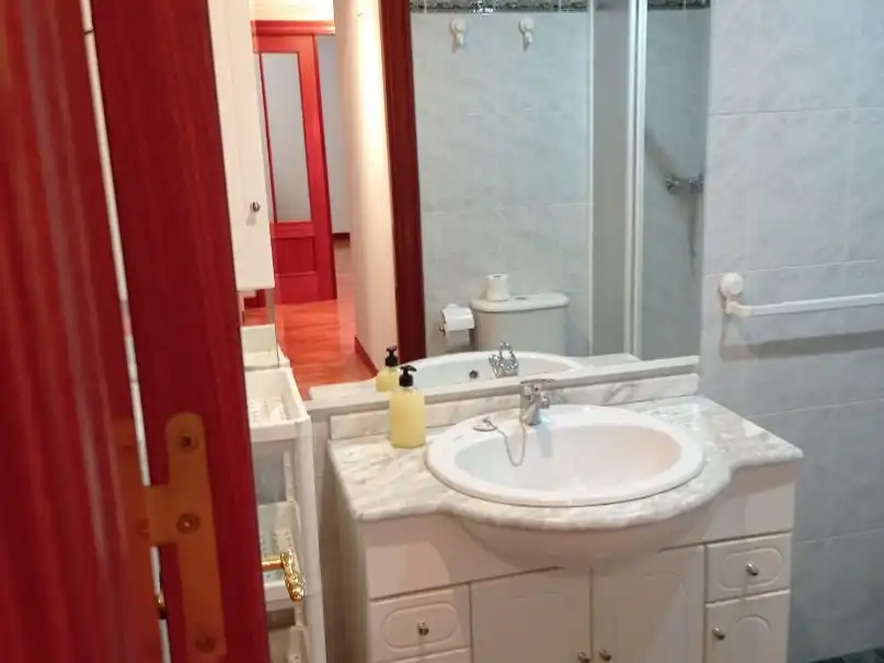 Apartamento de alquiler en Calle Logroño, 23, La Charca Baño de Apartamento de alquiler en Miranda de Ebro con Calefacción, Parquet y Amueblado