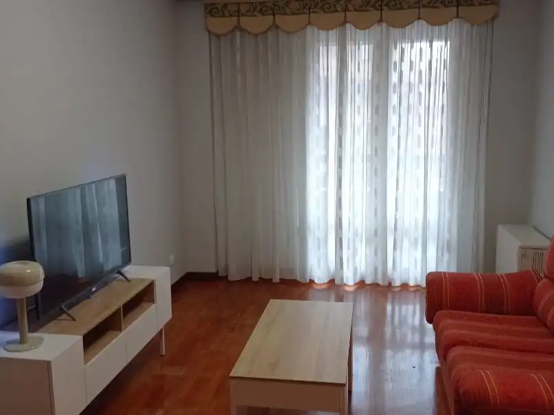 Apartamento de alquiler en Calle Logroño, 23, La Charca Sala de estar de Apartamento de alquiler en Miranda de Ebro con Calefacción, Parquet y Amueblado
