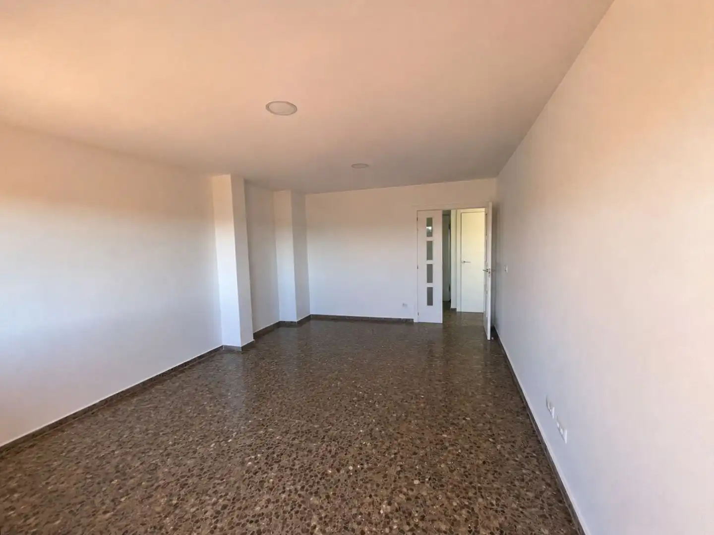 Dúplex en venta en Calle Alborache, 1, Centro Sala de estar de Dúplex en venta en Chiva con Terraza