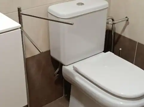 Apartments for rent in Barro San Francisco, 1, San Francisco Bathroom of Apartments for rent in Ourense Capital with Heating, Storage room and Furnished