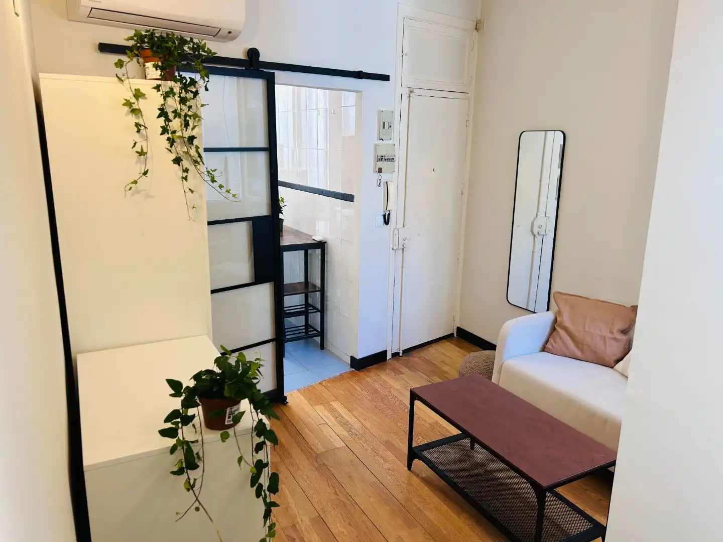 Flat for rent in Calle de Calatrava, 11, Palacio Living room of Flat for rent in Madrid Capital with Air Conditioner