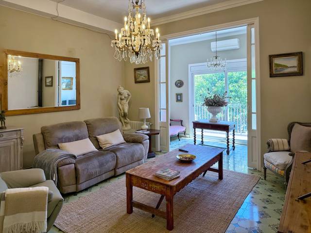 Casa adosada en Venta en Barri del Centre