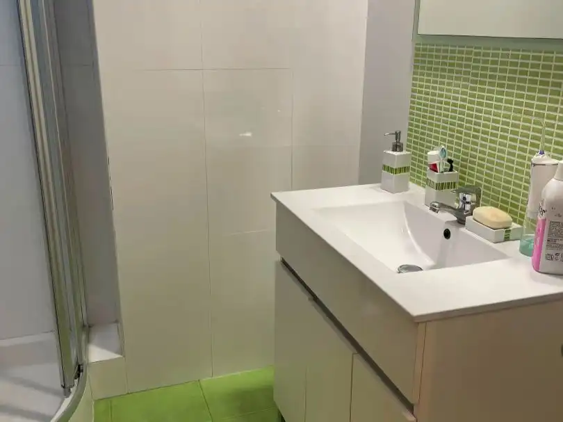 Flat for rent in Calle Agustina de Aragón, 1, Aguas Vivas - La Zambomba Bathroom of Flat for rent in Cáceres with Air Conditioner, Heating and Parquet flooring