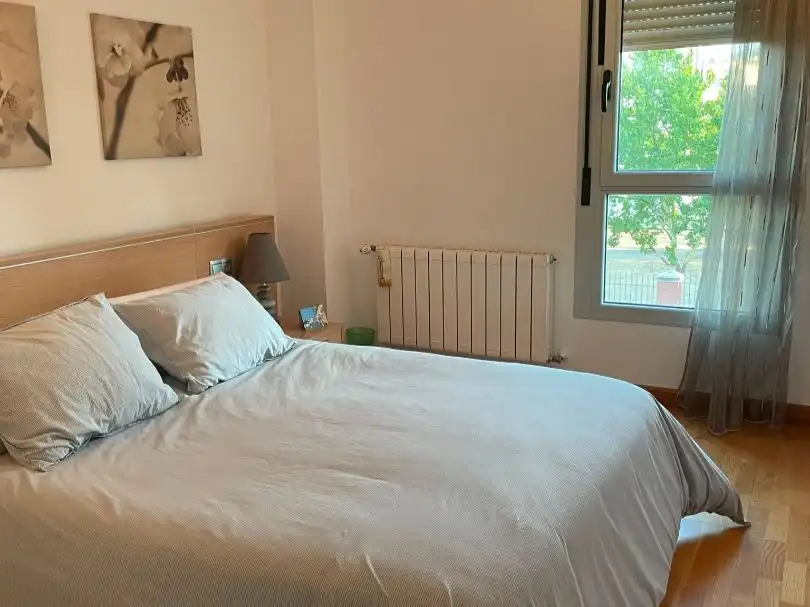Flat for rent in Calle Agustina de Aragón, 1, Aguas Vivas - La Zambomba Bedroom of Flat for rent in Cáceres with Air Conditioner, Heating and Parquet flooring