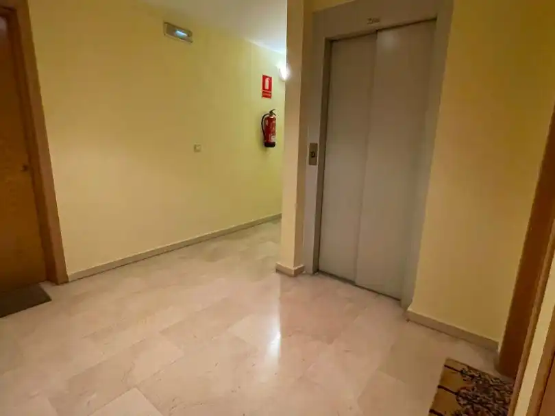 Flat for rent in Calle Agustina de Aragón, 1, Aguas Vivas - La Zambomba Parking of Flat for rent in Cáceres with Air Conditioner, Heating and Parquet flooring