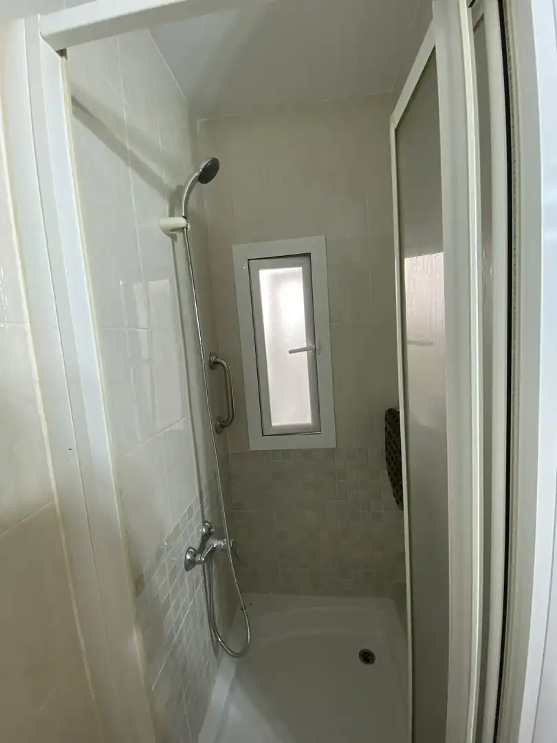 Baño de Piso de alquiler en Jaén con Amueblado, Horno y Lavadora
