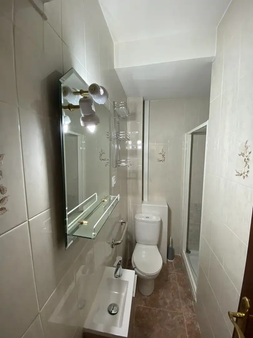Baño de Piso de alquiler en Jaén con Amueblado, Horno y Lavadora